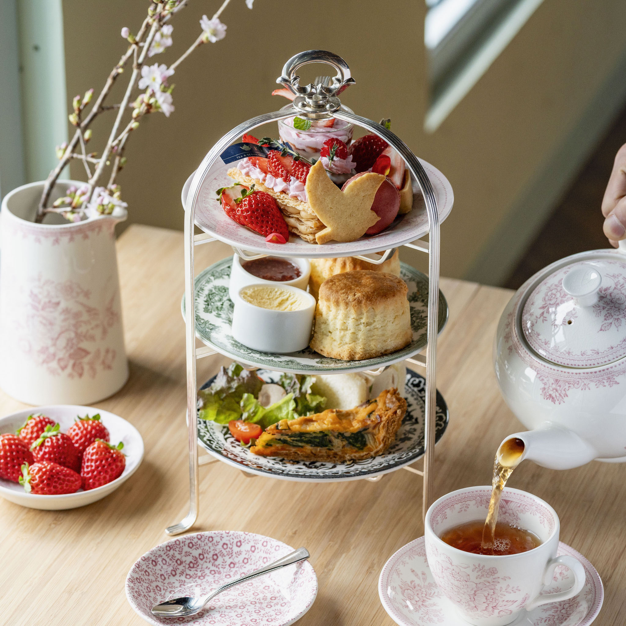 春季限定のアフタヌーンティーセット「春のいちご泥棒」3/11スタート